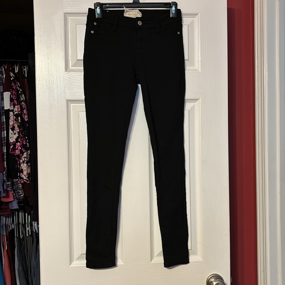 Altar’d state black pants size 26/3 stretchy only back pockets. Juniors size - Picture 1 of 4